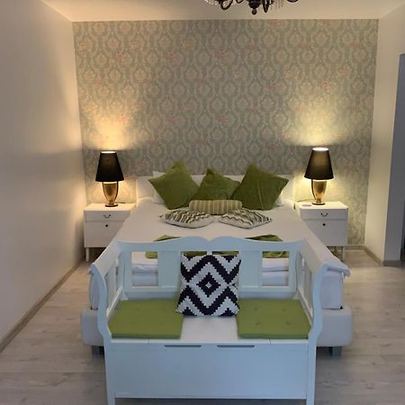 Cozy Apartment In A Quiet Area Craiova Ngoại thất bức ảnh
