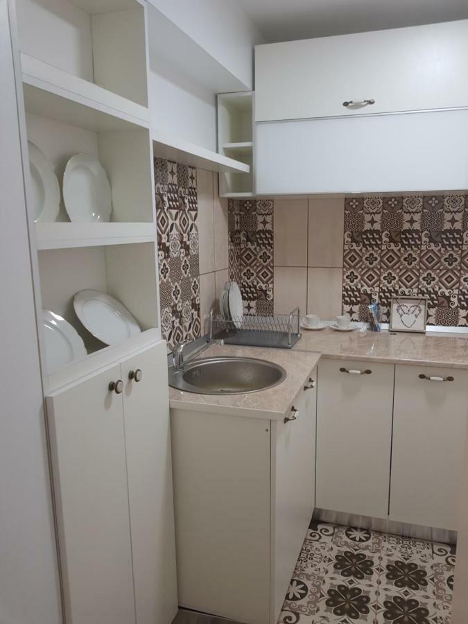 Cozy Apartment In A Quiet Area Craiova Ngoại thất bức ảnh